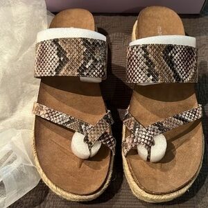 𝅺LADIES Faux Snake Skin Platform Sandals